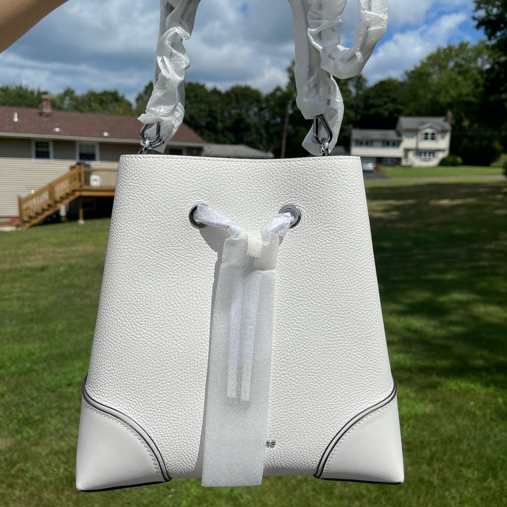 *Last One* Michael Kors Mercer Convertible Bucket Leather Bag - Picture 4 of 12